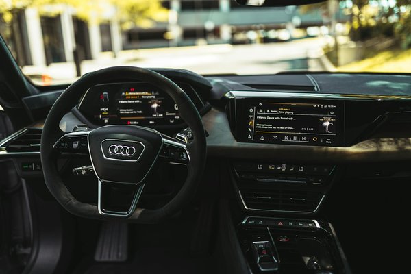 Encuentra tu hogar ideal con el agente inmobiliario triángulo